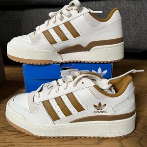 Adidas Women’s Size 9 Sneakers